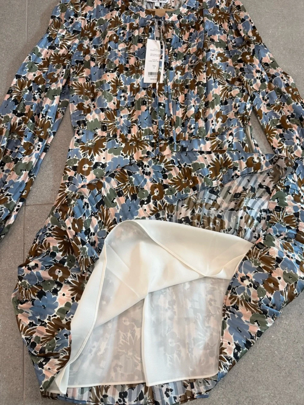 Veronica Beard Lake Mist Multi Floral Tie-Neck Tiered Mini Dress - Picture 5 of 7